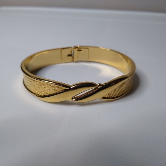 Vintage Monet Metal Hinged Bracelet - Picture 1 of 16